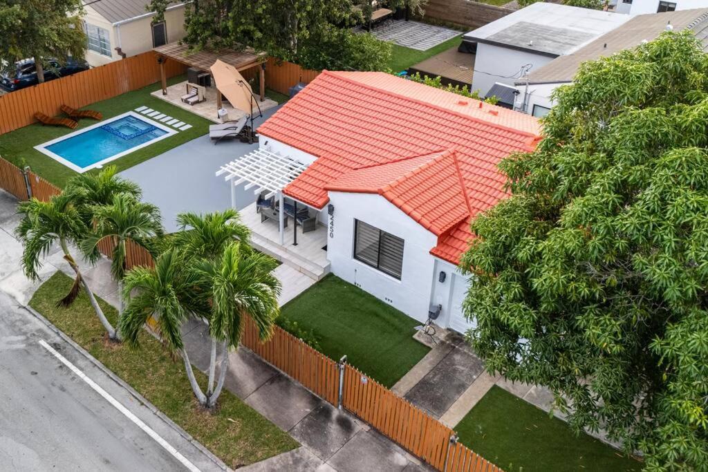 Luxury Retreat 3B ,2Ba Pool , Coral Gables Center Villa Miami Exteriör bild