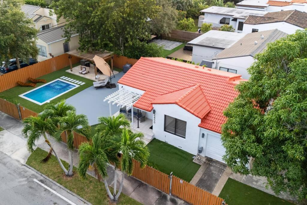 Luxury Retreat 3B ,2Ba Pool , Coral Gables Center Villa Miami Exteriör bild