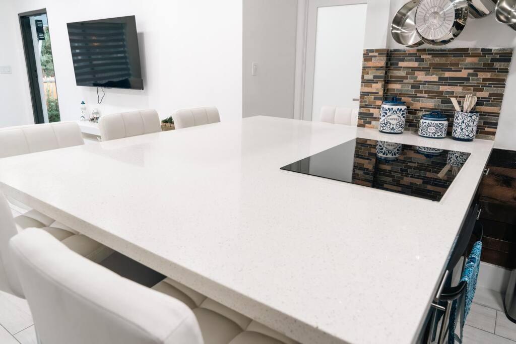Luxury Retreat 3B ,2Ba Pool , Coral Gables Center Villa Miami Exteriör bild