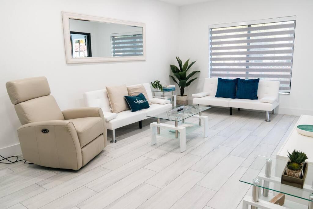 Luxury Retreat 3B ,2Ba Pool , Coral Gables Center Villa Miami Exteriör bild
