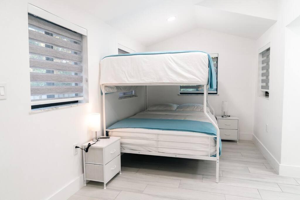Luxury Retreat 3B ,2Ba Pool , Coral Gables Center Villa Miami Exteriör bild