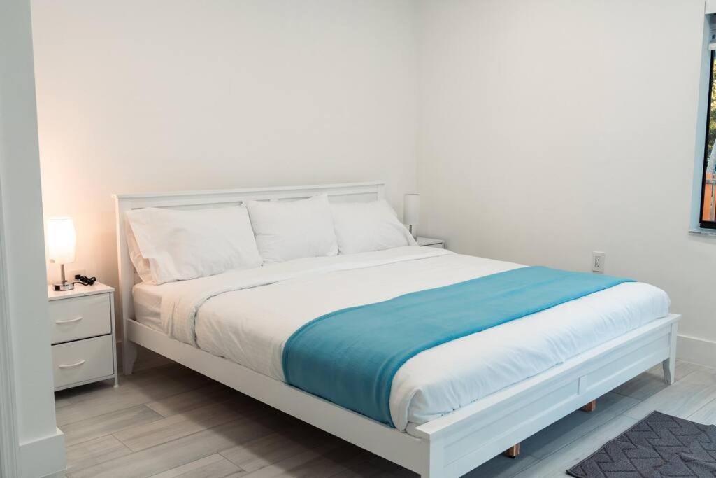 Luxury Retreat 3B ,2Ba Pool , Coral Gables Center Villa Miami Exteriör bild