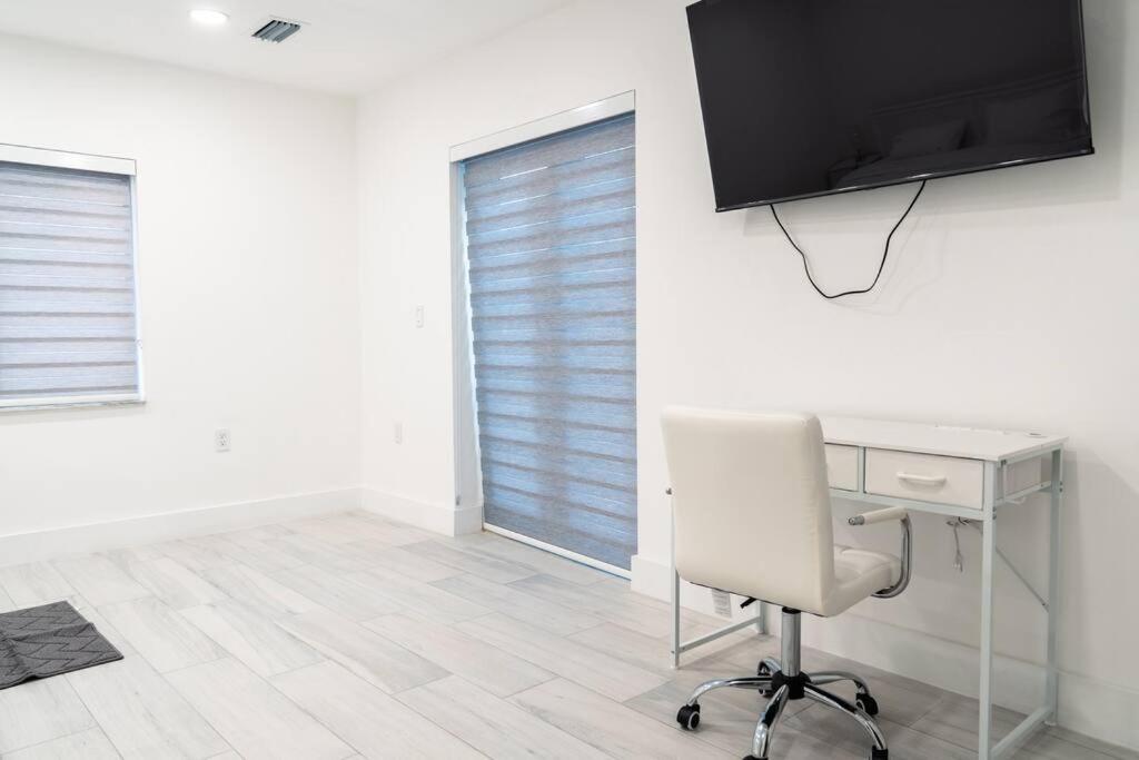 Luxury Retreat 3B ,2Ba Pool , Coral Gables Center Villa Miami Exteriör bild